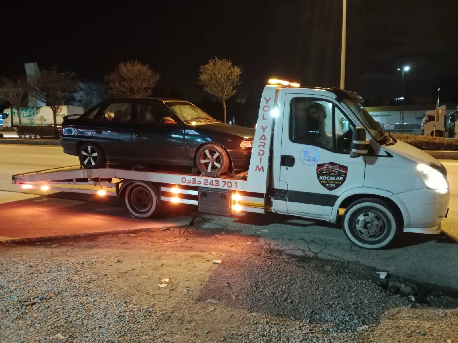 Gece oto kurtarma hizmeti